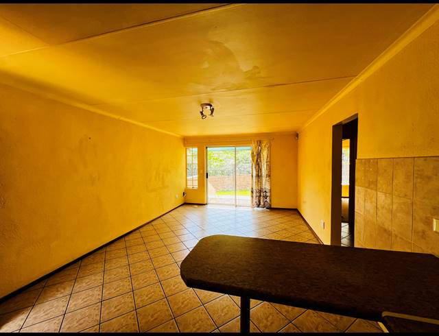 2 BEDROOM FREEHOLD FOR SALE IN STONEHENGE EXT 5